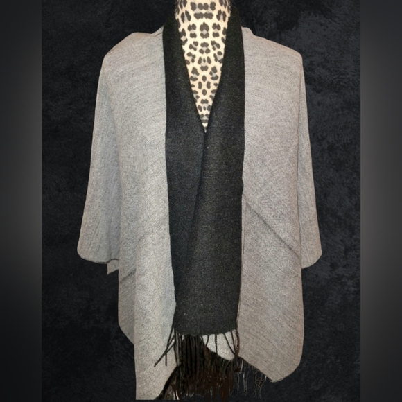 Karla Hanson Reversible Knit Poncho Shawl~ One Size - Picture 1 of 5